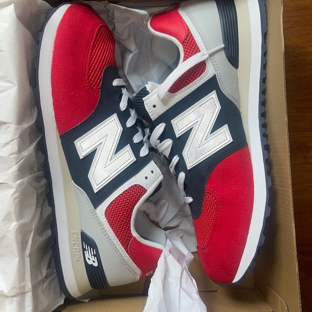 New Balance 574 - Picture 2 of 5
